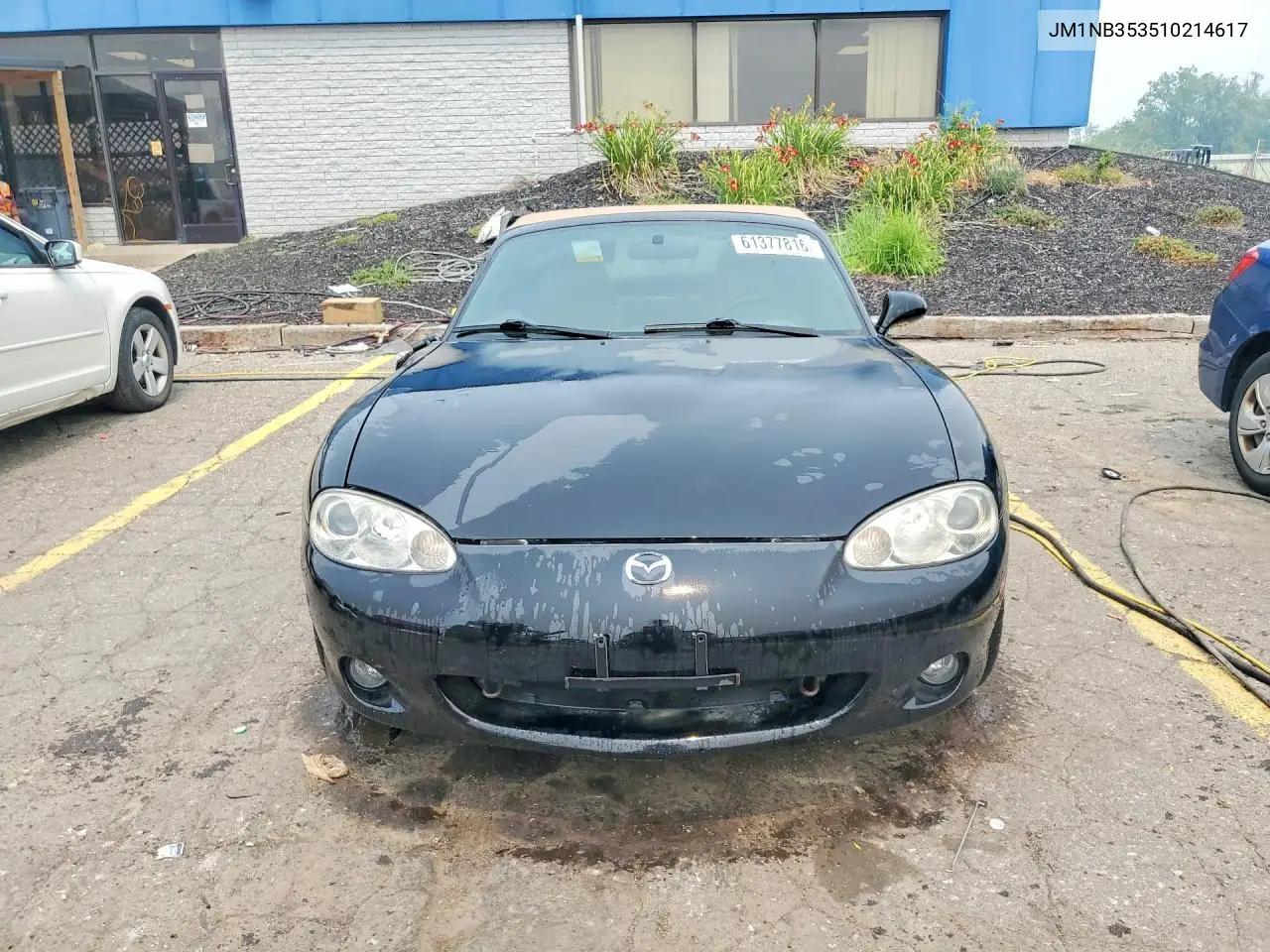 2001 Mazda Mx-5 Miata Base VIN: JM1NB353510214617 Lot: 61377816