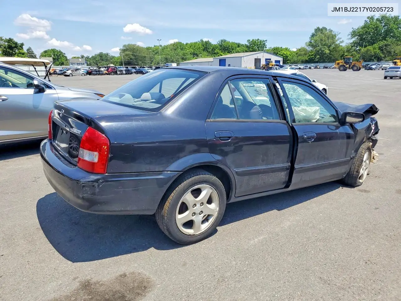 2000 Mazda Protege Es VIN: JM1BJ2217Y0205723 Lot: 62230396