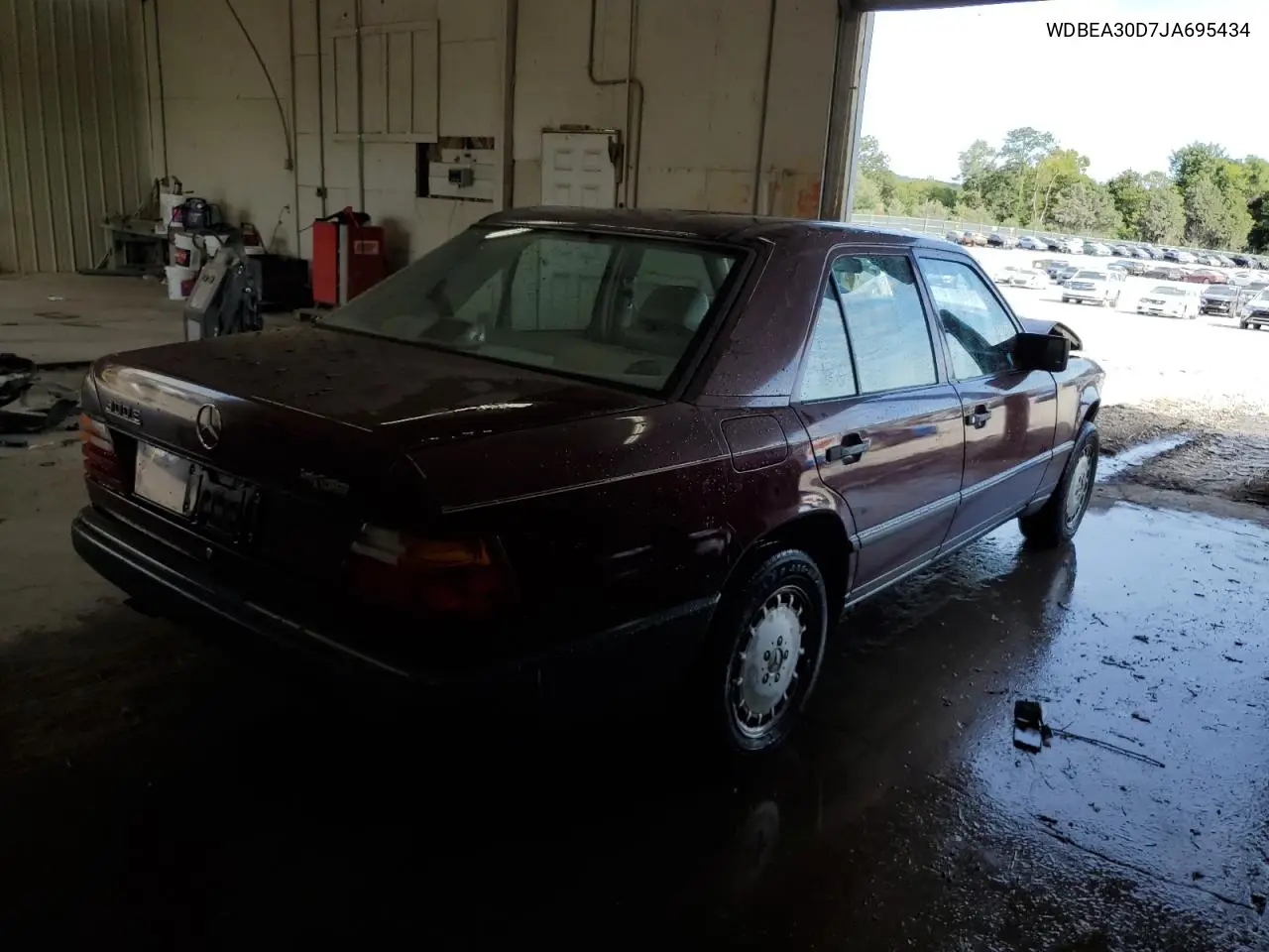 WDBEA30D7JA695434 1988 Mercedes-Benz 300 E