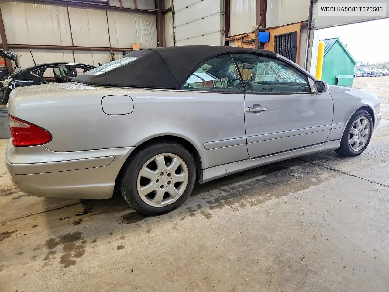 2001 Mercedes-Benz Clk 320 VIN: WDBLK65G81T070506 Lot: 55647526