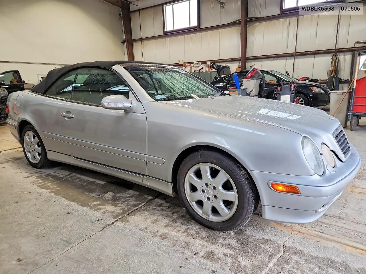 2001 Mercedes-Benz Clk 320 VIN: WDBLK65G81T070506 Lot: 55647526