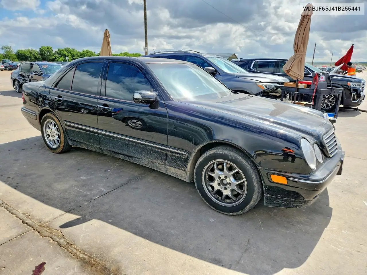 2001 Mercedes-Benz E 320 VIN: WDBJF65J41B255441 Lot: 56827146