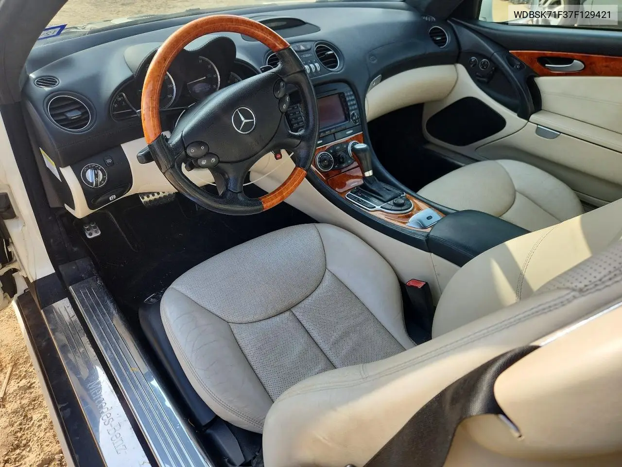 V (R230)