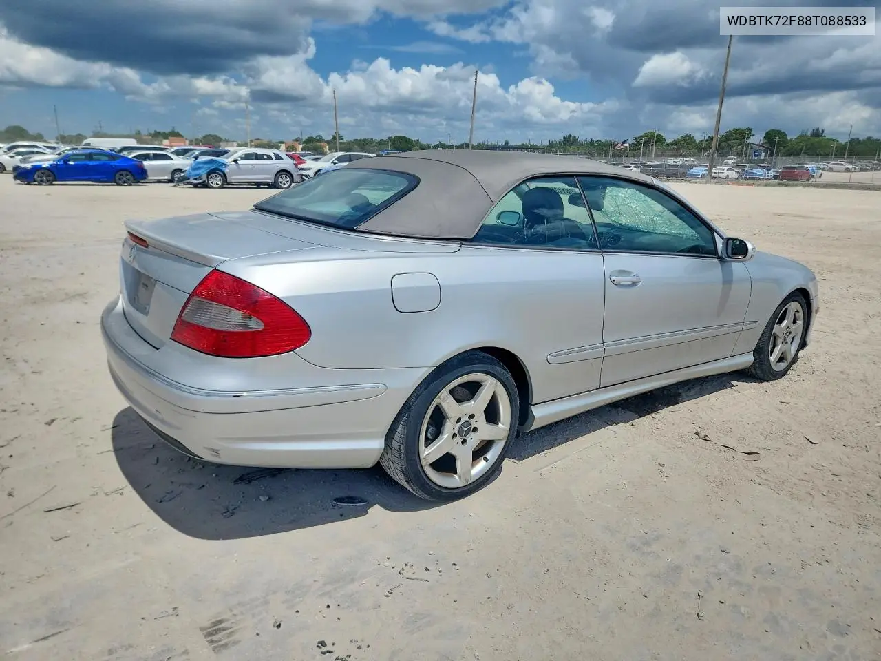 2008 Mercedes-Benz Clk 550 VIN: WDBTK72F88T088533 Lot: 56112006