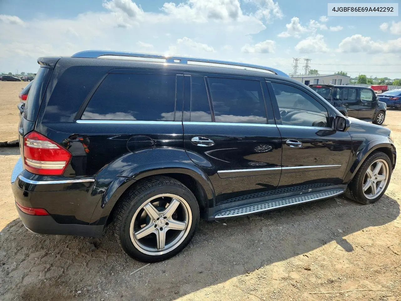 2009 Mercedes-Benz Gl 550 4Matic VIN: 4JGBF86E69A442292 Lot: 61004486