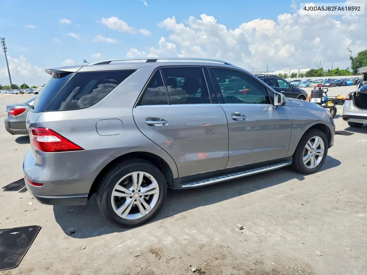 2015 Mercedes-Benz Ml 350 VIN: 4JGDA5JB2FA618592 Lot: 58742386