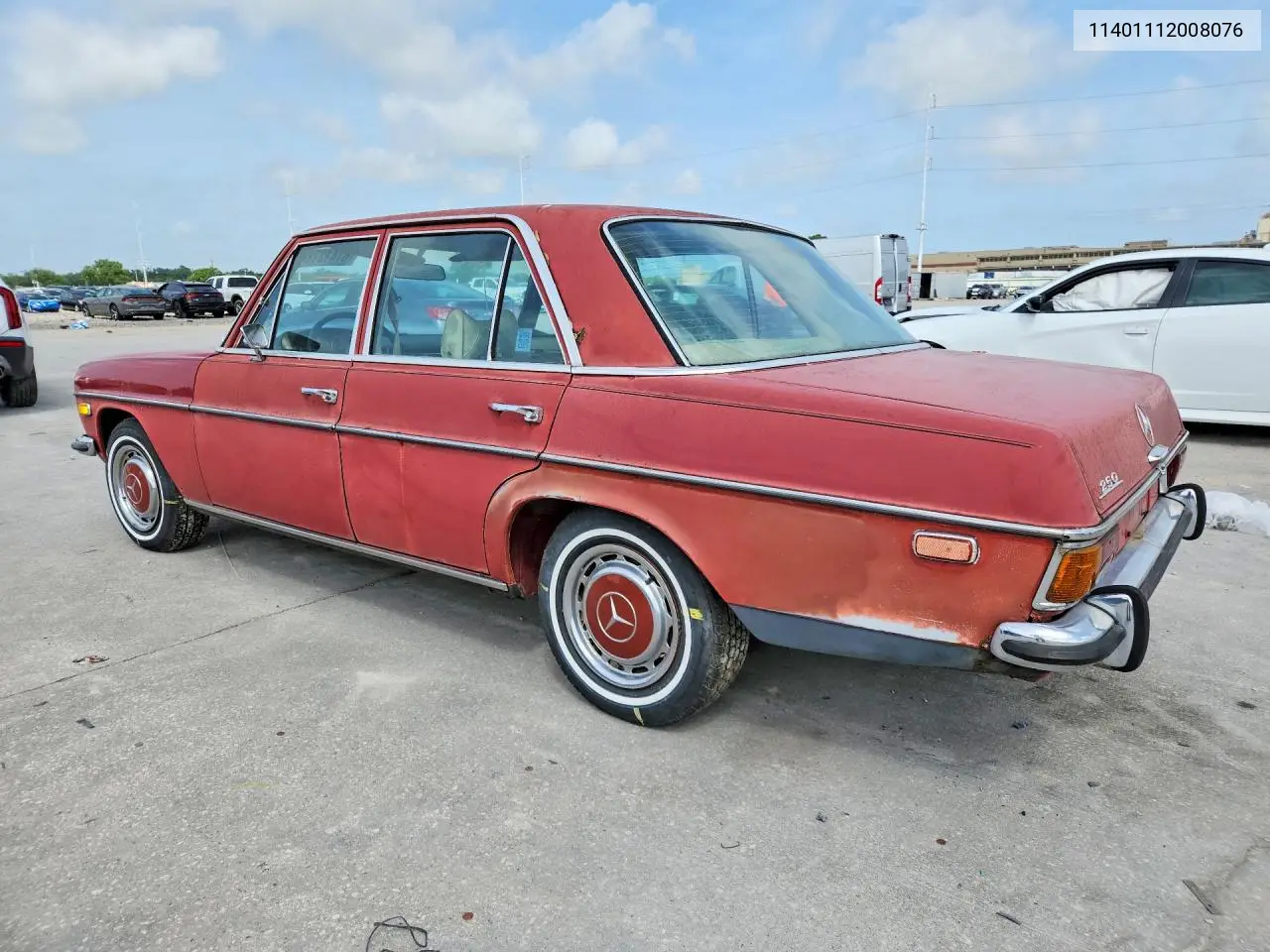1972 Mercedes C250 VIN: 11401112008076 Lot: 61413786