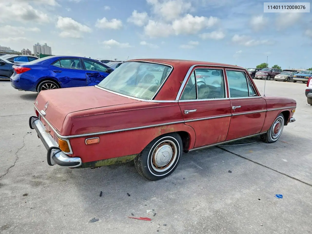 1972 Mercedes C250 VIN: 11401112008076 Lot: 61413786