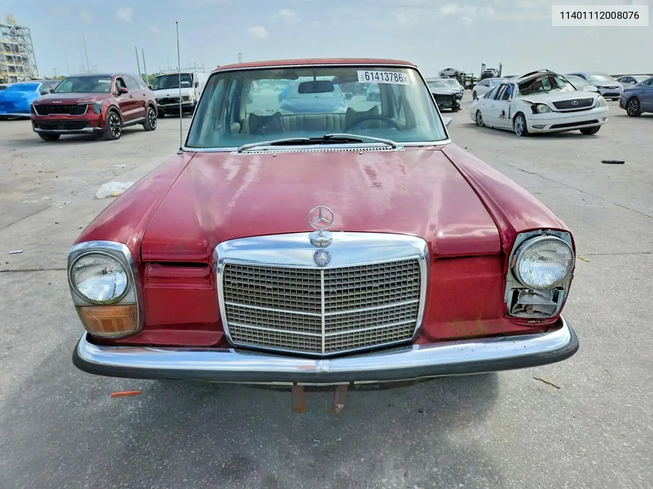 1972 Mercedes C250 VIN: 11401112008076 Lot: 61413786