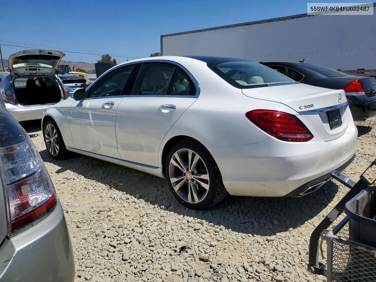 2015 Mercedes-Benz C 300 4Matic VIN: 55SWF4KB4FU032487 Lot: 61565536