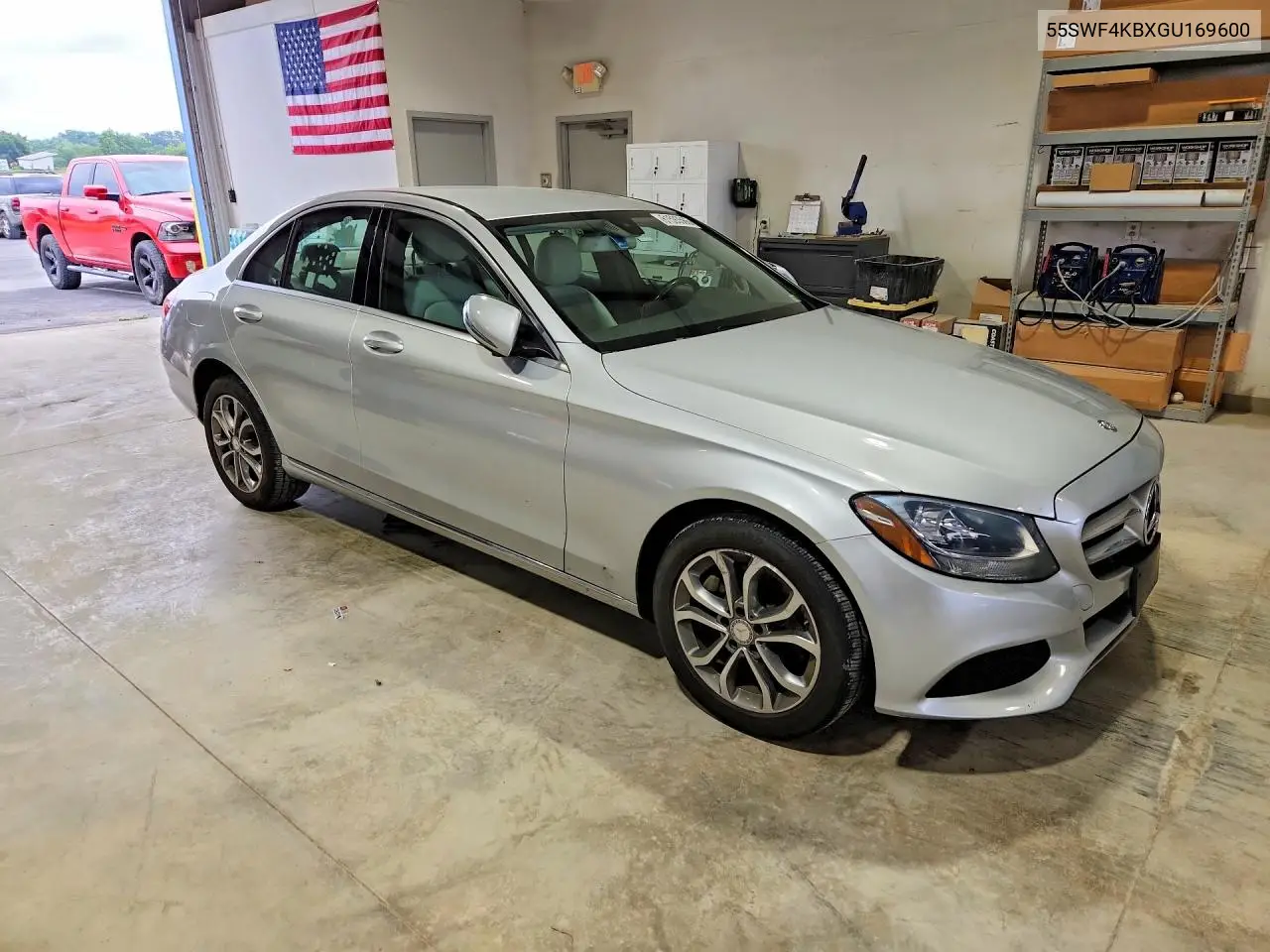 2016 Mercedes-Benz C 300 4Matic VIN: 55SWF4KBXGU169600 Lot: 61593566