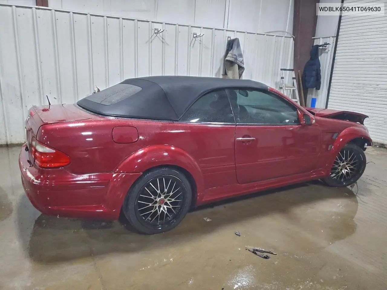 2001 Mercedes-Benz Clk 320 VIN: WDBLK65G41T069630 Lot: 97562795