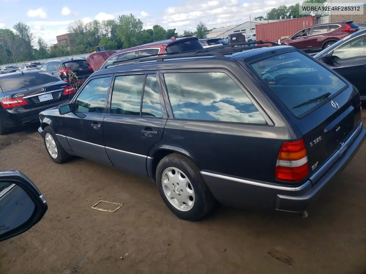 1994 Mercedes-Benz E 320 VIN: WDBEA92E4RF285312 Lot: 53770216