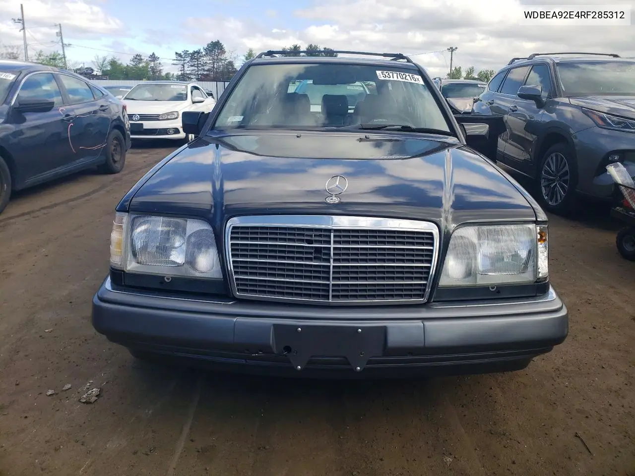 1994 Mercedes-Benz E 320 VIN: WDBEA92E4RF285312 Lot: 53770216