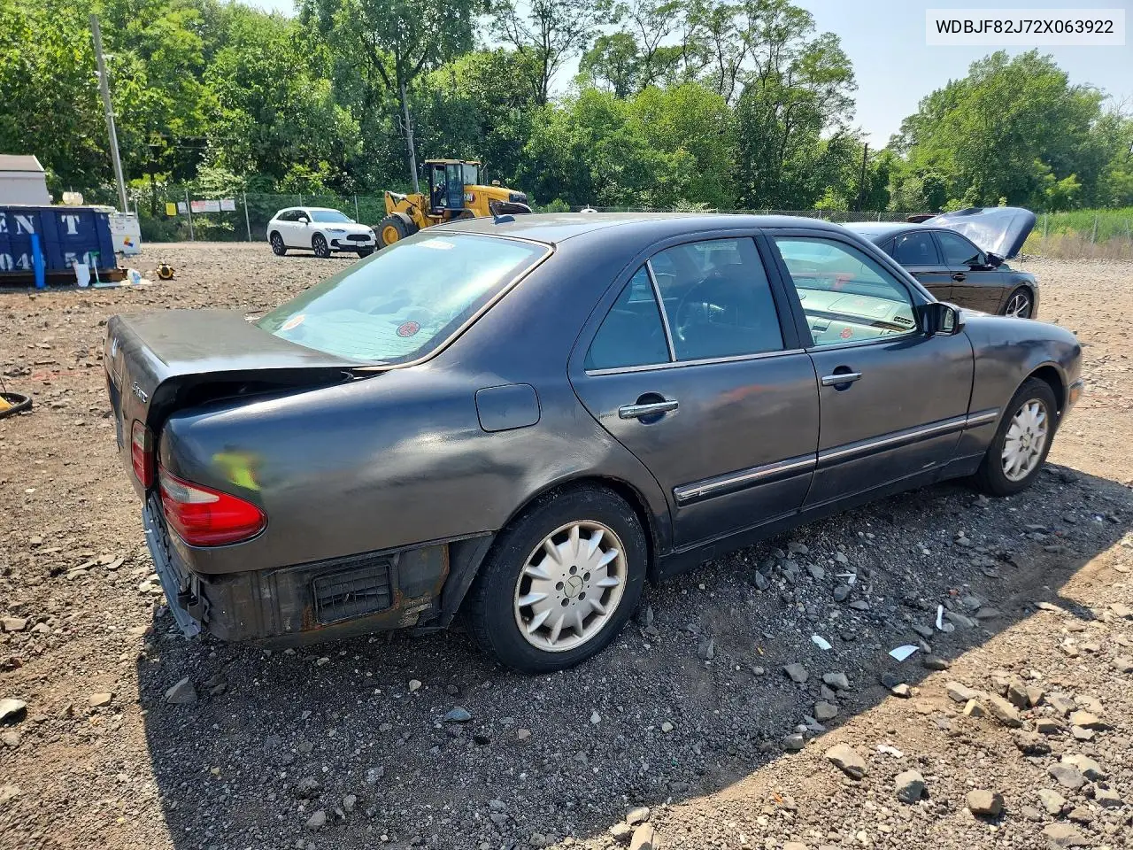 2002 Mercedes-Benz E 320 4Matic VIN: WDBJF82J72X063922 Lot: 60720666