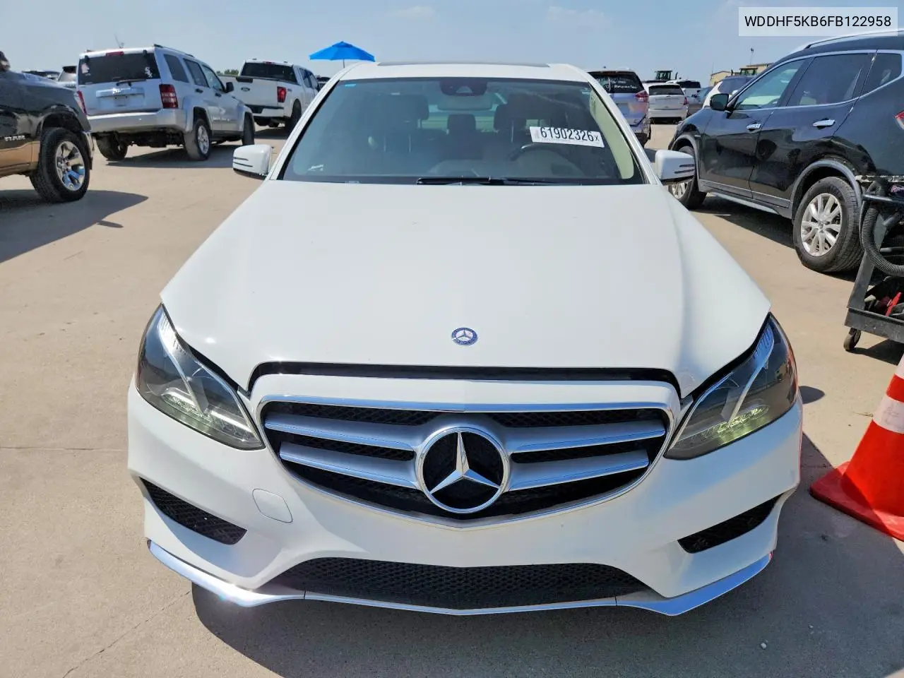 2015 Mercedes-Benz E 350 VIN: WDDHF5KB6FB122958 Lot: 61902326