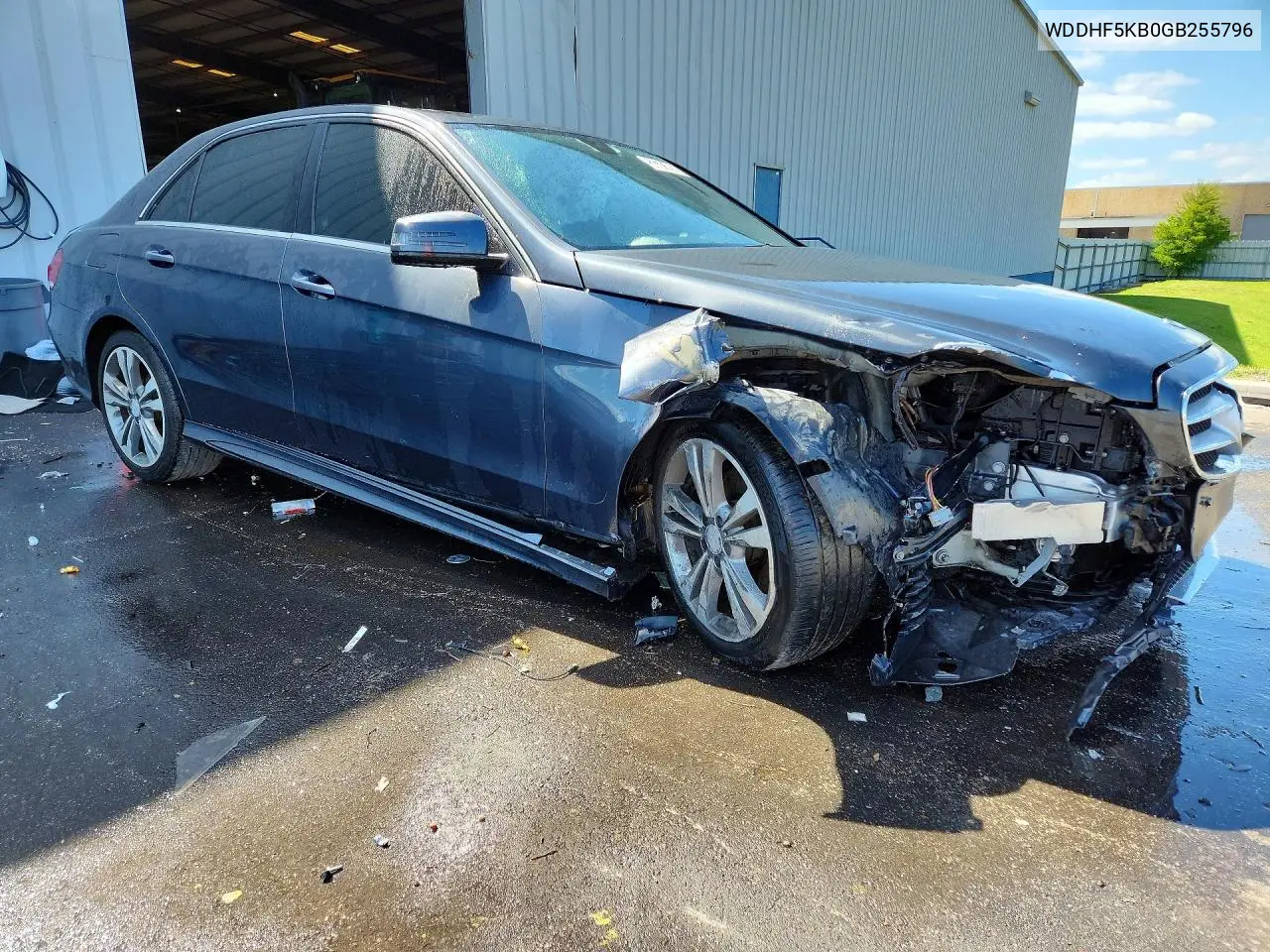 2016 Mercedes-Benz E 350 VIN: WDDHF5KB0GB255796 Lot: 61885046