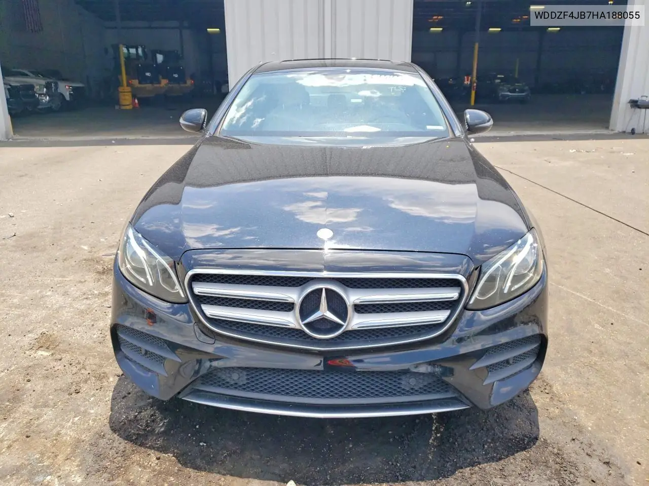 2017 Mercedes-Benz E 300 VIN: WDDZF4JB7HA188055 Lot: 61024936