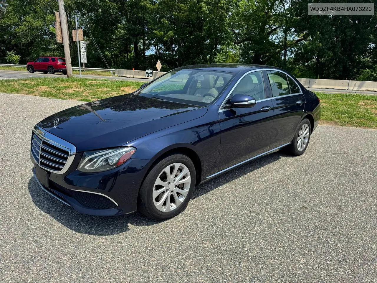 2017 Mercedes-Benz E 300 4Matic VIN: WDDZF4KB4HA073220 Lot: 61633526