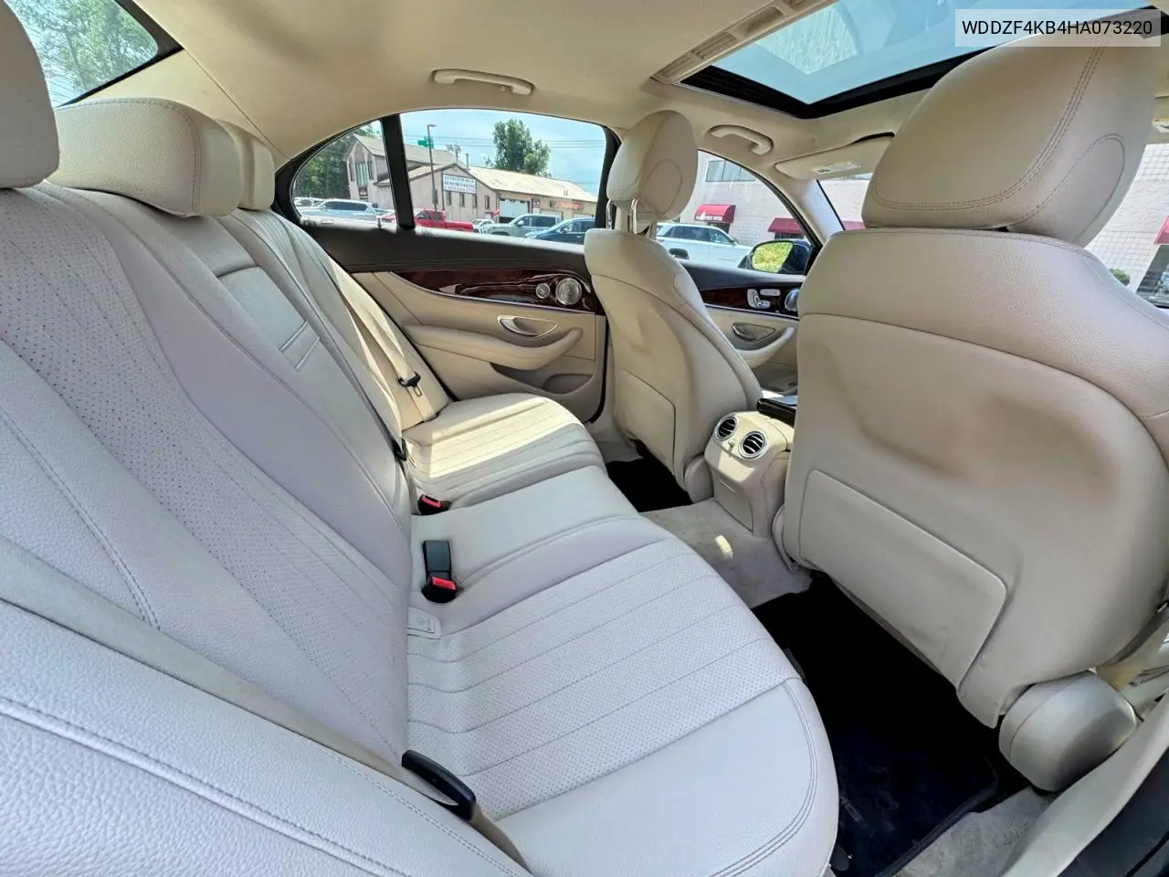2017 Mercedes-Benz E 300 4Matic VIN: WDDZF4KB4HA073220 Lot: 61633526
