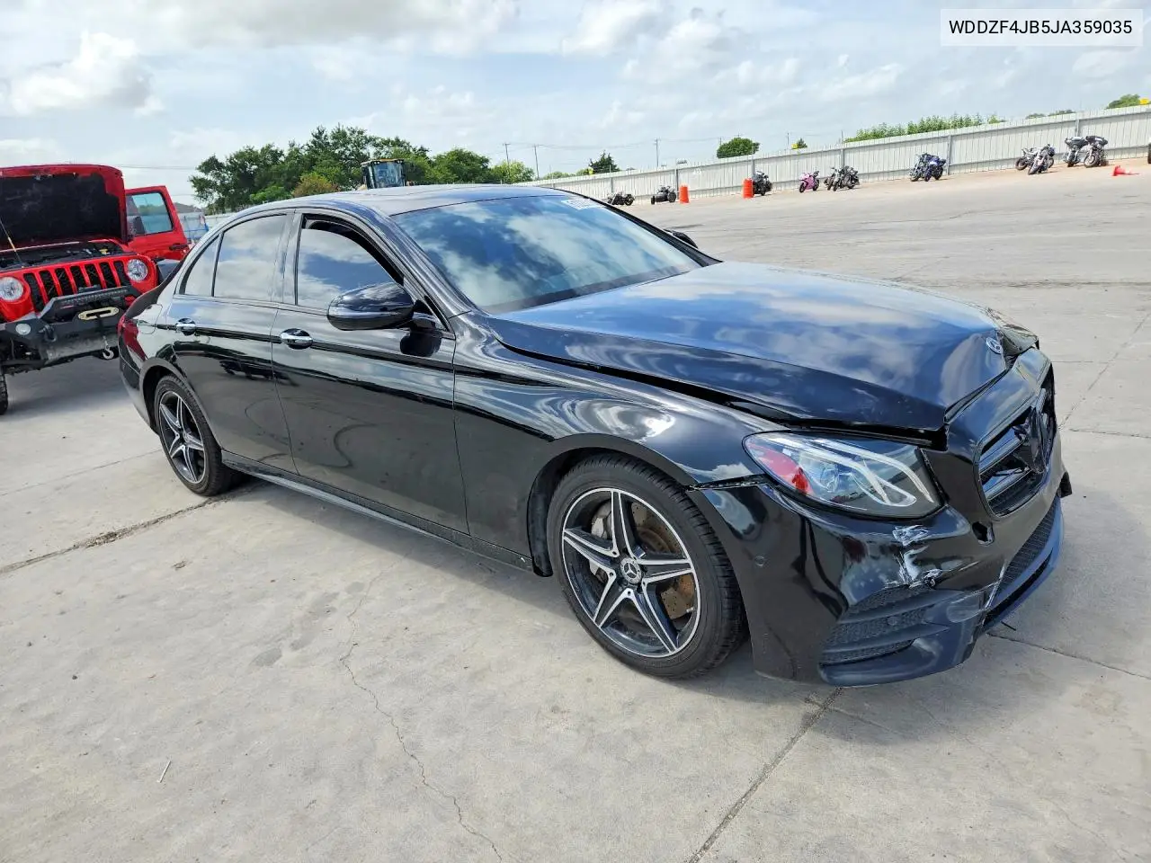 2018 Mercedes-Benz E 300 VIN: WDDZF4JB5JA359035 Lot: 61228216
