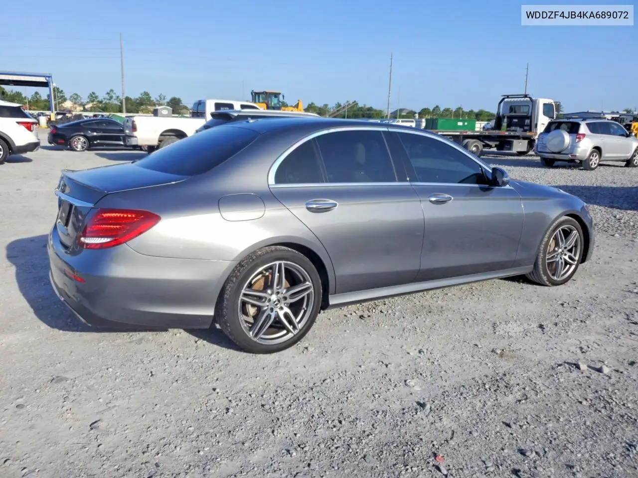 2019 Mercedes-Benz E 300 VIN: WDDZF4JB4KA689072 Lot: 61998906