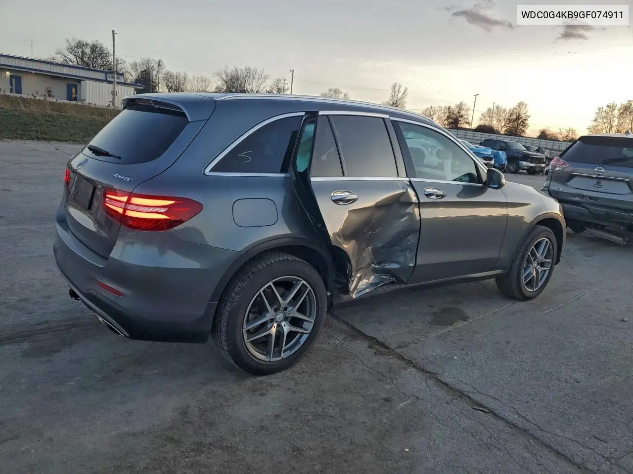 WDC0G4KB9GF074911 2016 Mercedes-Benz Glc 300 4Matic