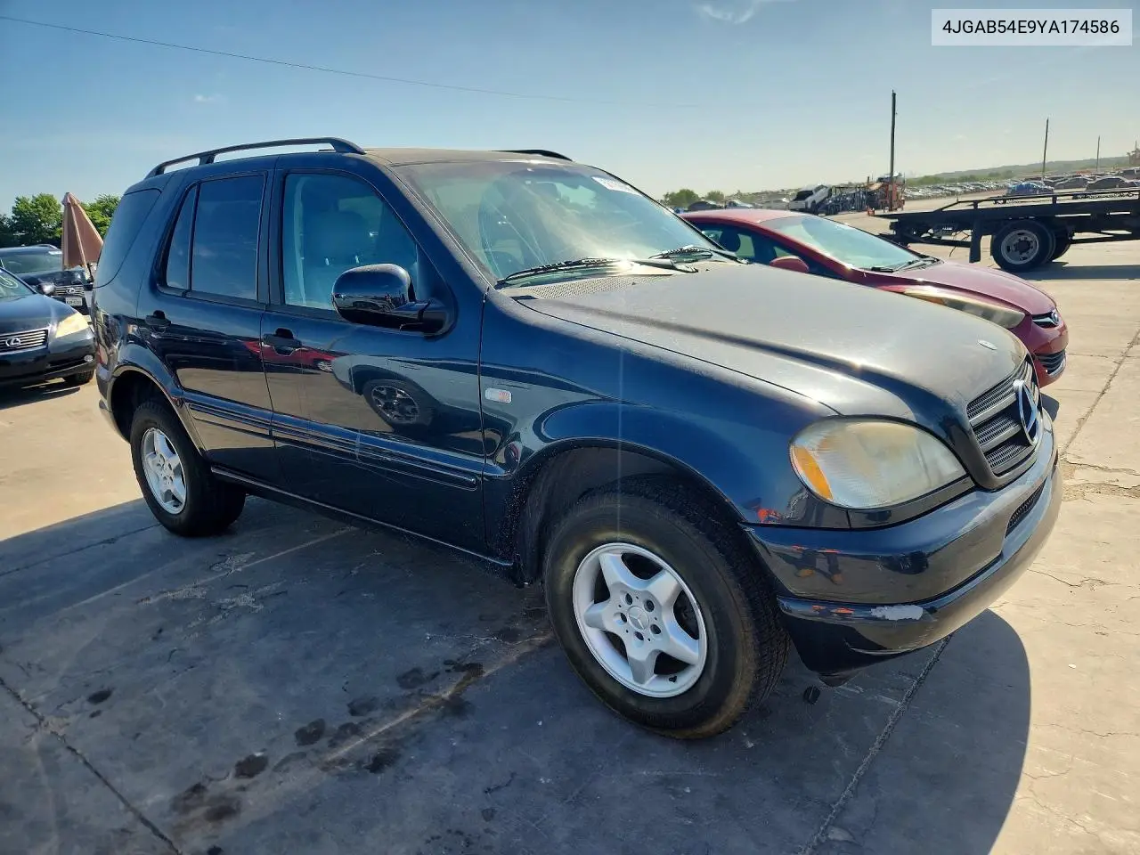4JGAB54E9YA174586 2000 Mercedes-Benz Ml 320