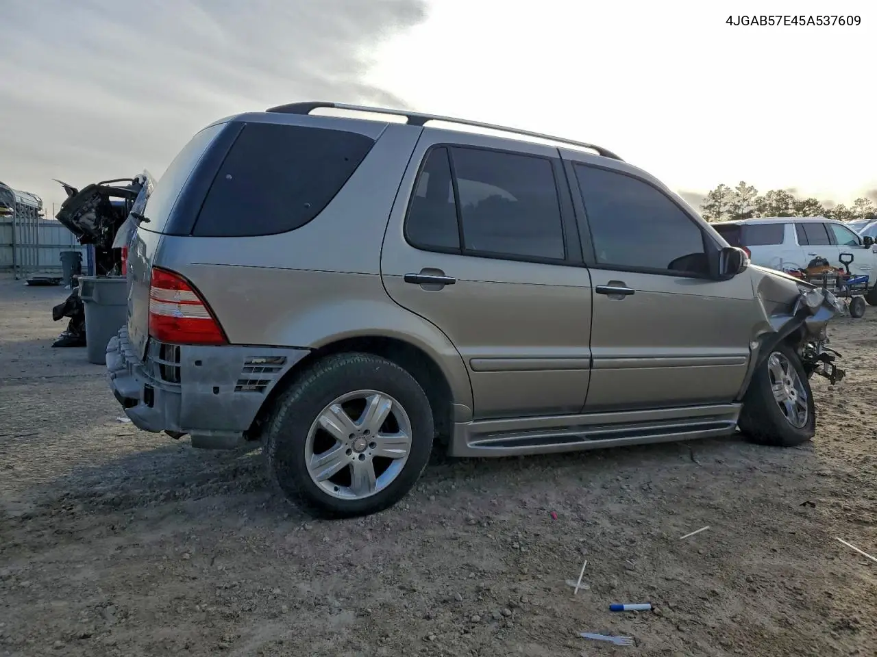 4JGAB57E45A537609 2005 Mercedes-Benz Ml 350