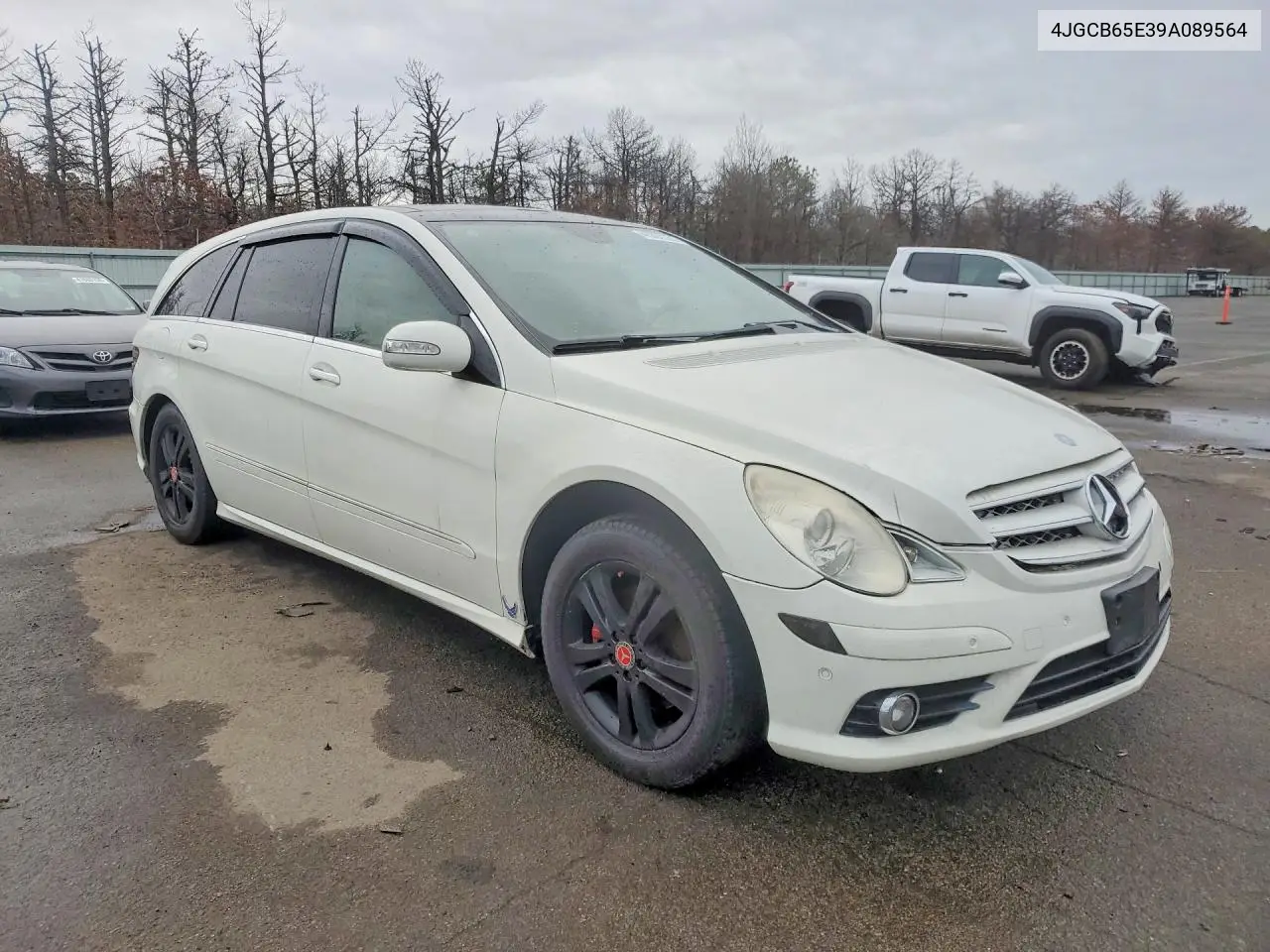 2009 Mercedes-Benz R 350 4Matic VIN: 4JGCB65E39A089564 Lot: 45832526