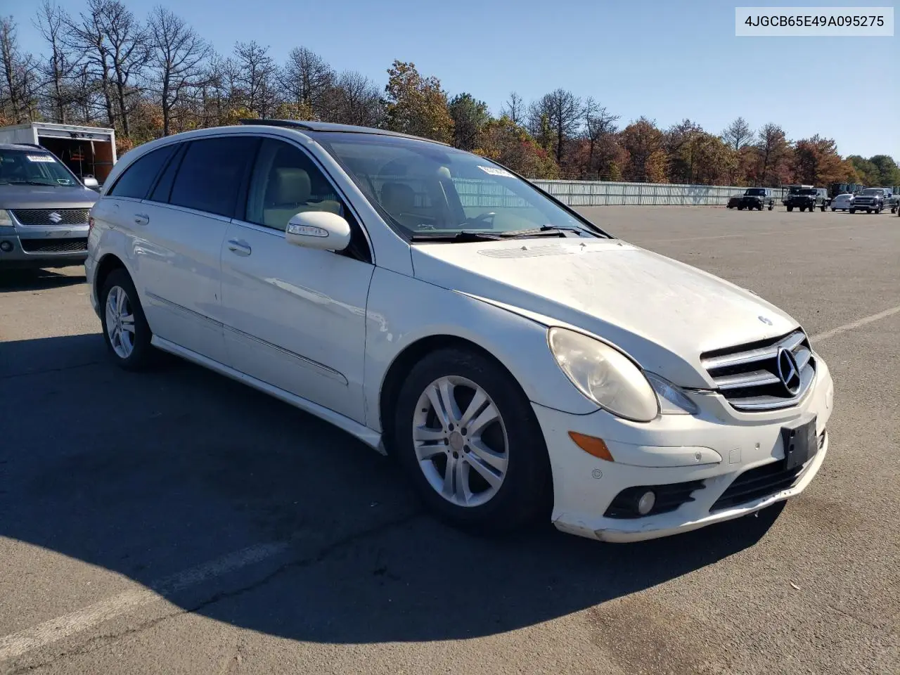 2009 Mercedes-Benz R 350 4Matic VIN: 4JGCB65E49A095275 Lot: 56028136