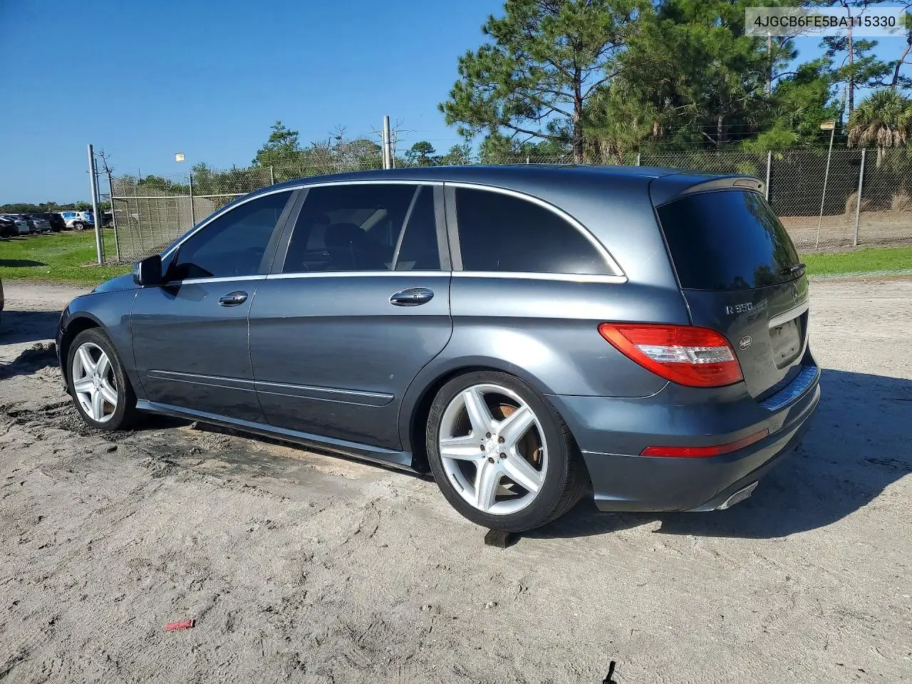 2011 Mercedes-Benz R 350 4Matic VIN: 4JGCB6FE5BA115330 Lot: 47061726