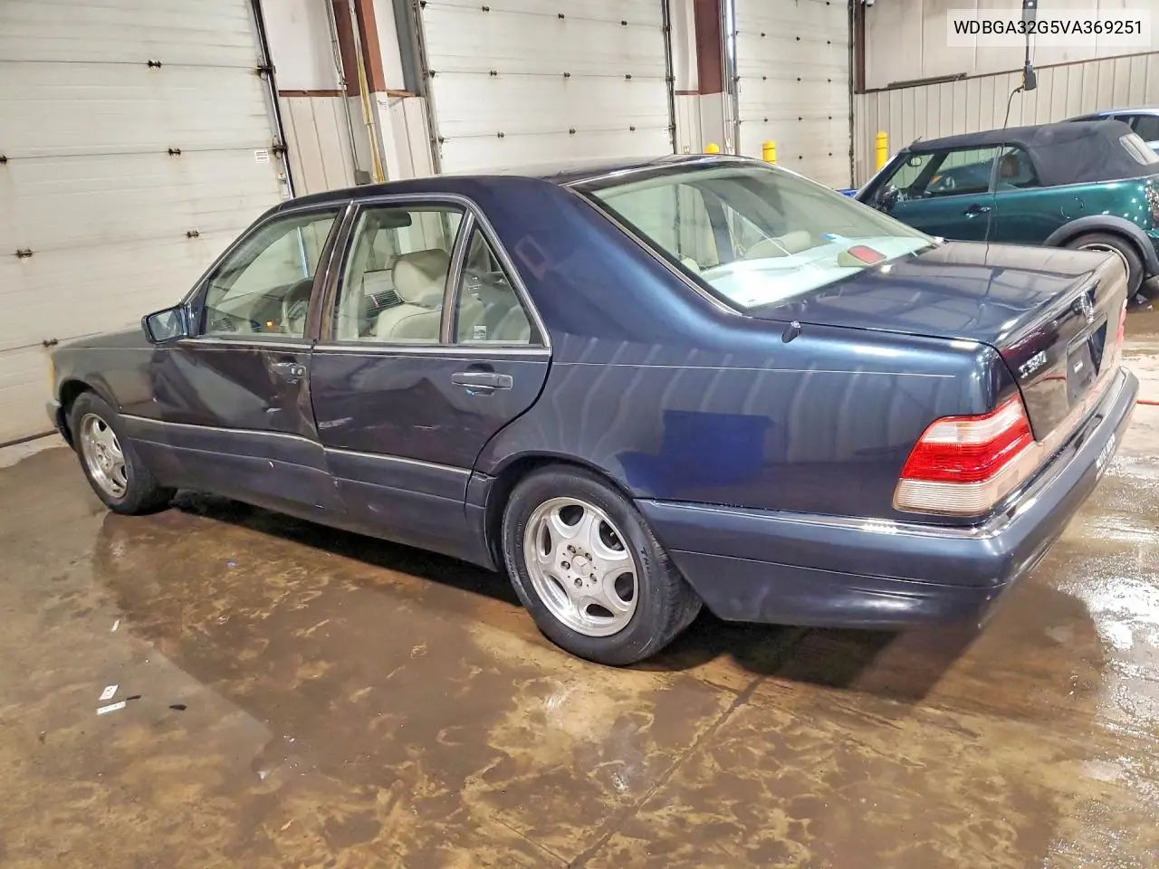 1997 Mercedes-Benz S 320W VIN: WDBGA32G5VA369251 Lot: 56076526