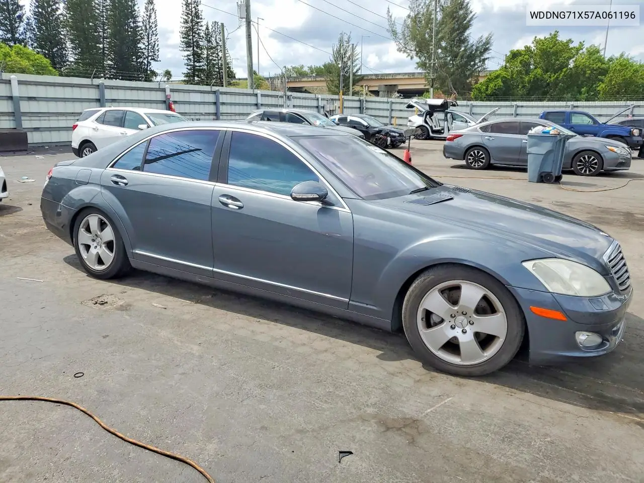 V (W221)