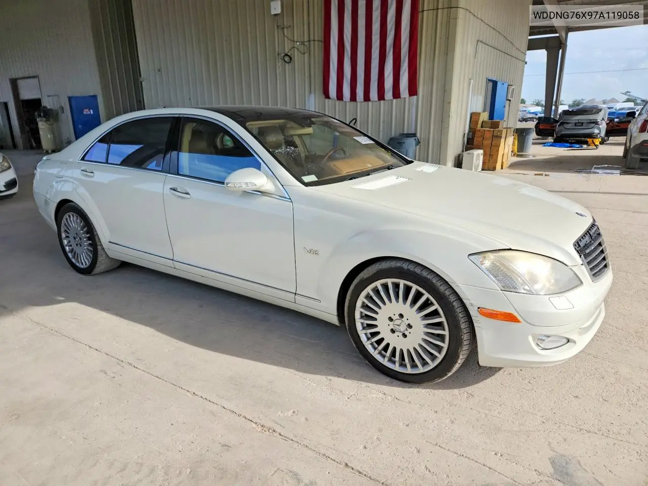 V (W221)