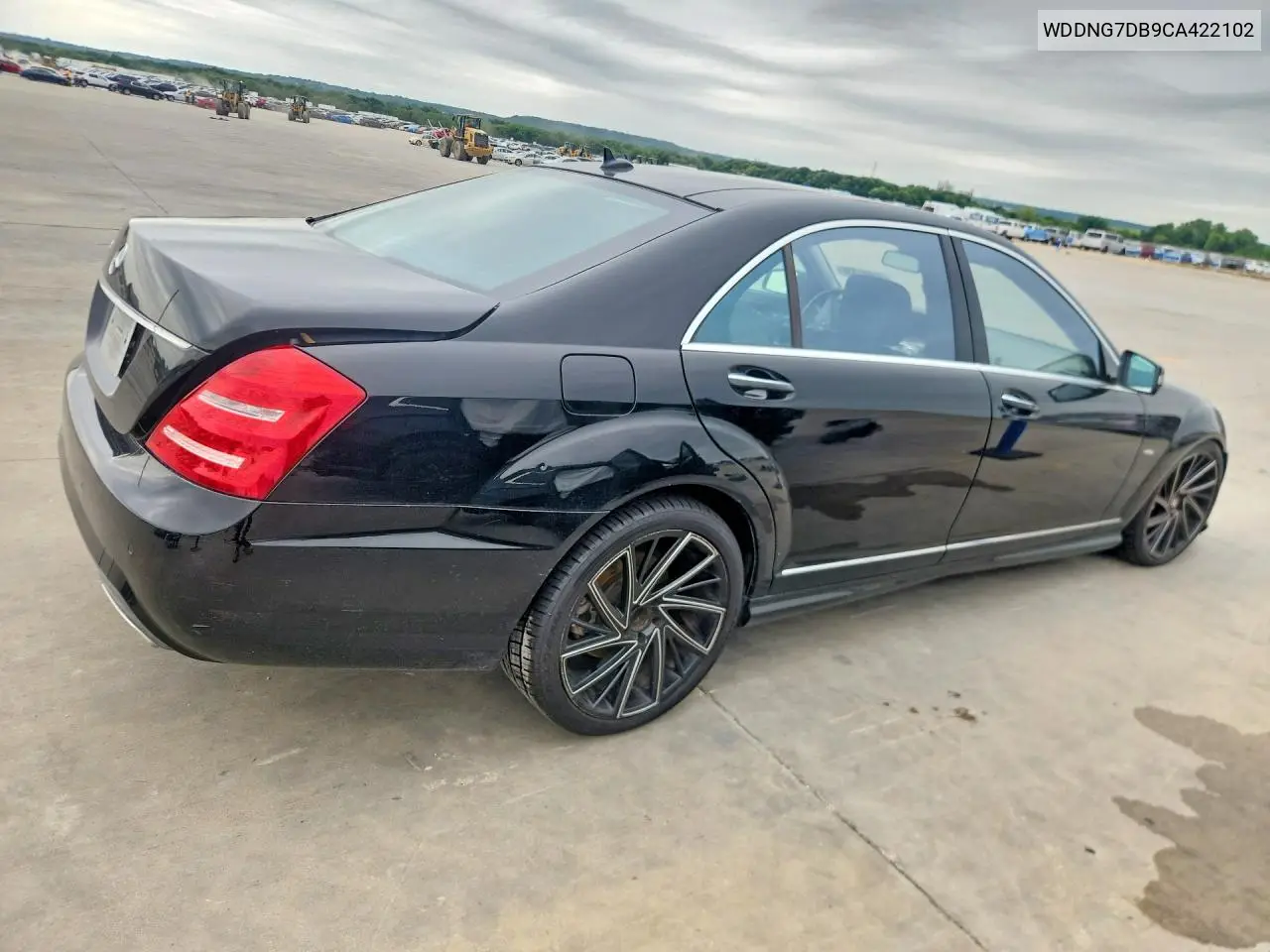 V (W221)