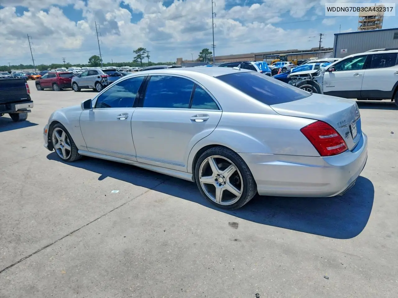 V (W221)