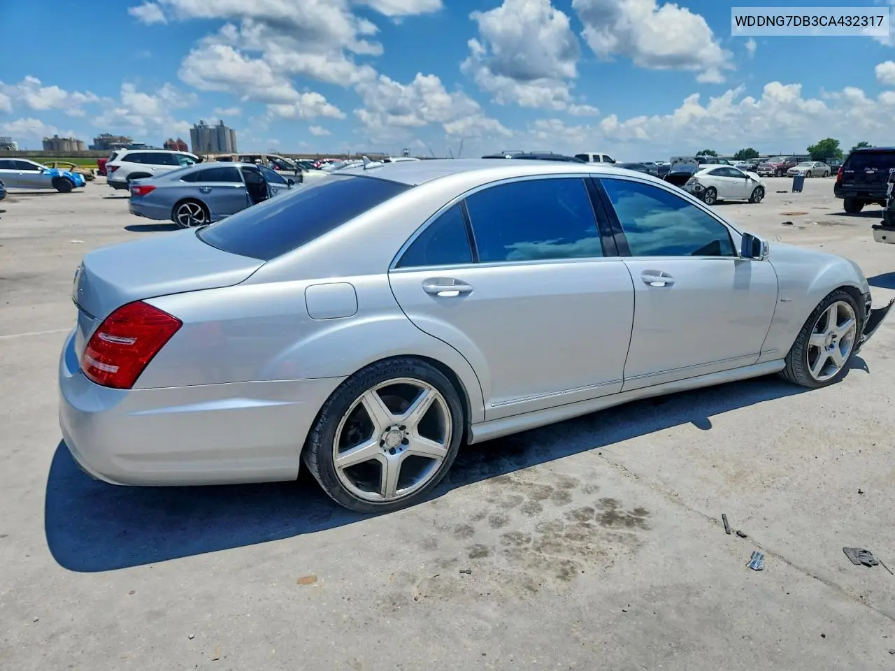 V (W221)