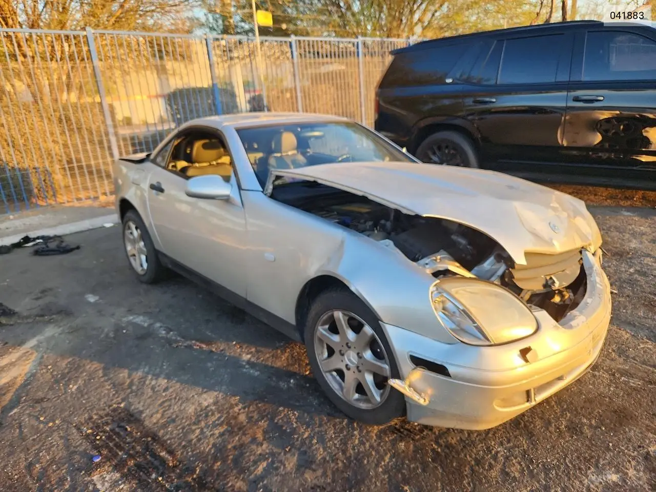 1998 Mercedes-Benz Slk 230 Kompressor VIN: WDBKK47F0WF041883 Lot: 53876236