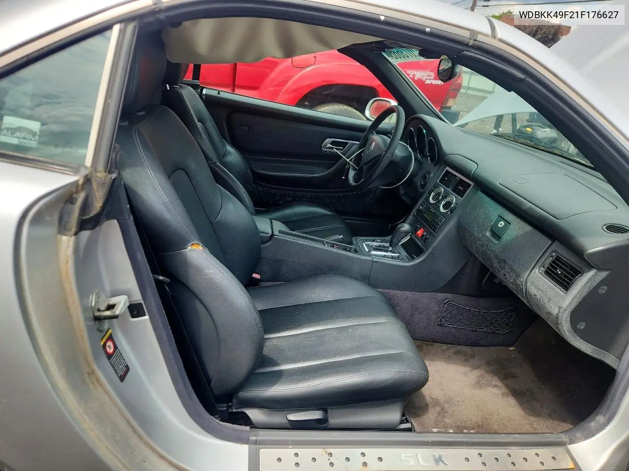 WDBKK49F21F176627 2001 Mercedes-Benz Slk 230 Kompressor
