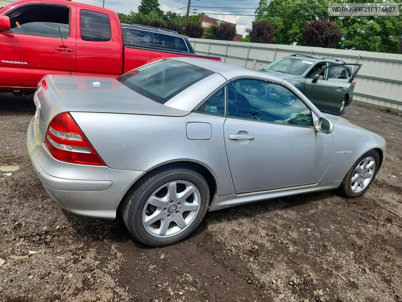 WDBKK49F21F176627 2001 Mercedes-Benz Slk 230 Kompressor