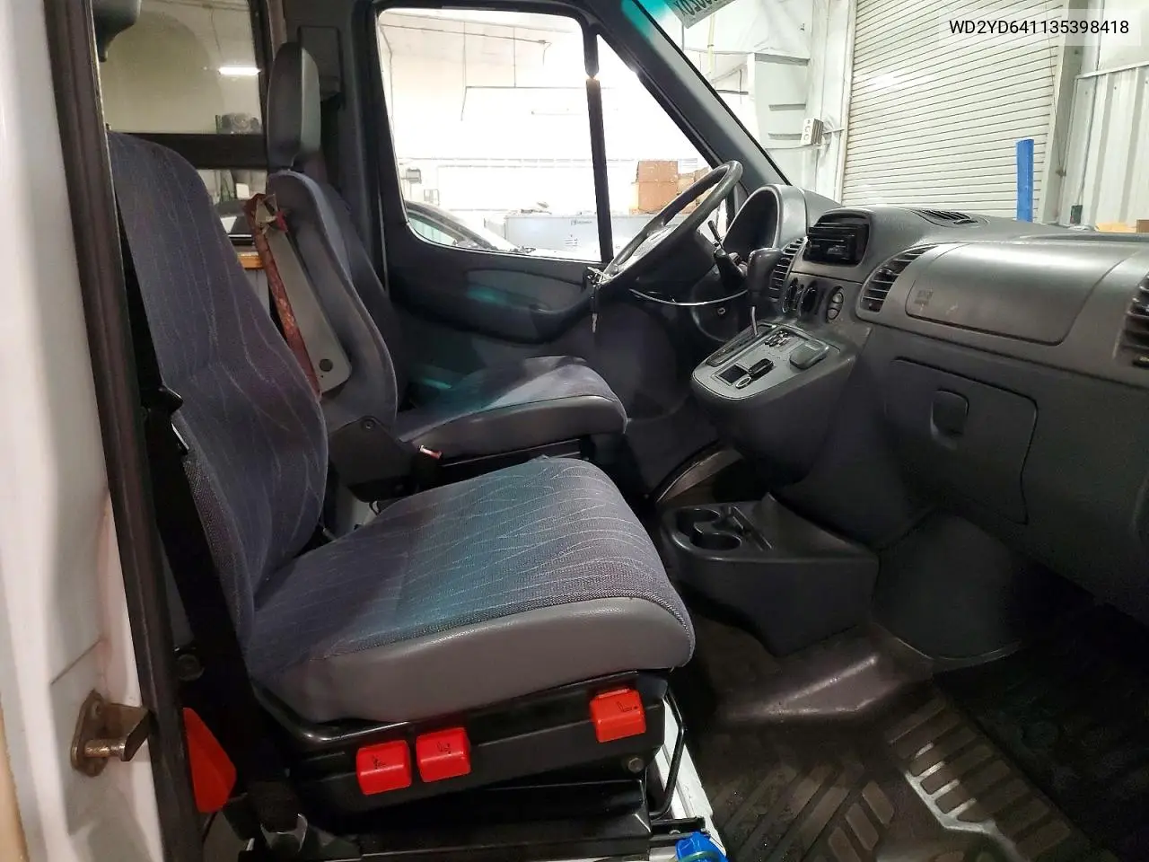 2003 Mercedes-Benz Sprinter VIN: WD2YD641135398418 Lot: 59109326