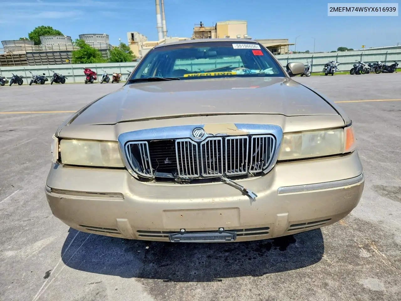 2000 Mercury Grand Marquis Gs VIN: 2MEFM74W5YX616939 Lot: 59196656
