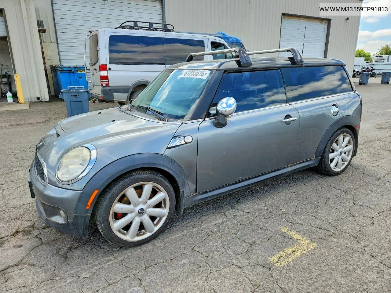 2009 Mini Cooper S Clubman VIN: WMWMM33559TP91813 Lot: 61235616