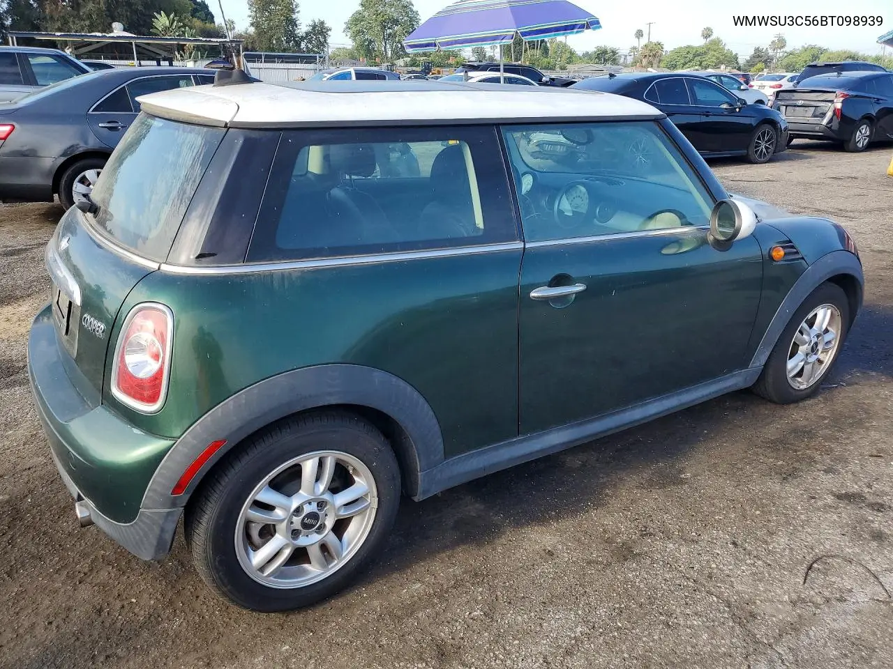 2011 Mini Cooper VIN: WMWSU3C56BT098939 Lot: 61287686