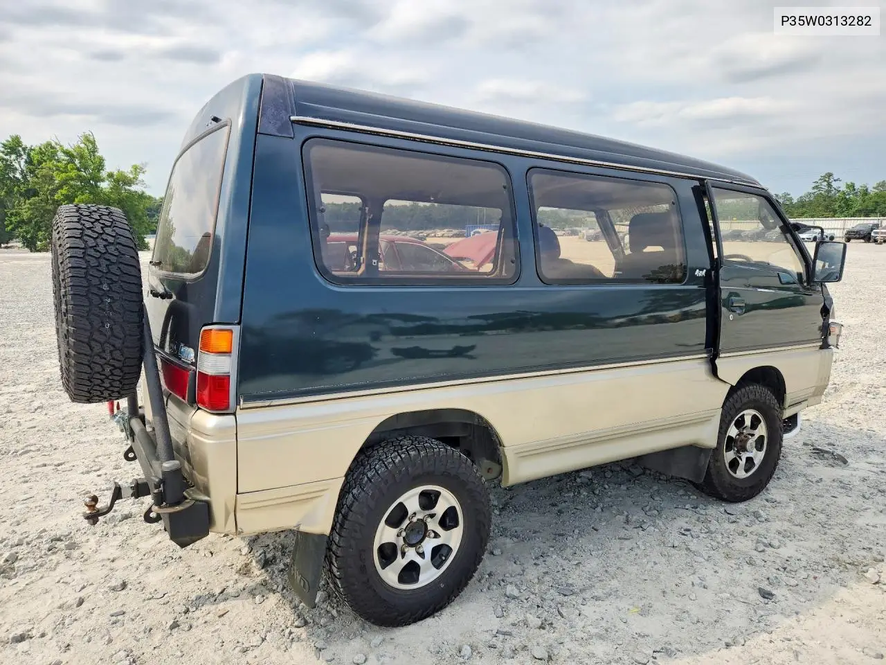 1993 Mitsubishi Delica VIN: P35W0313282 Lot: 55421946