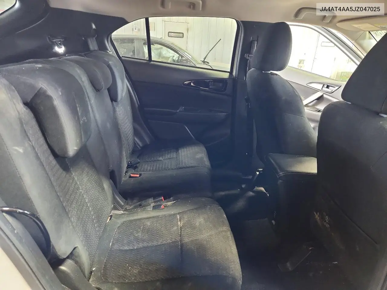 JA4AT4AA5JZ047025 2018 Mitsubishi Eclipse Cross Le