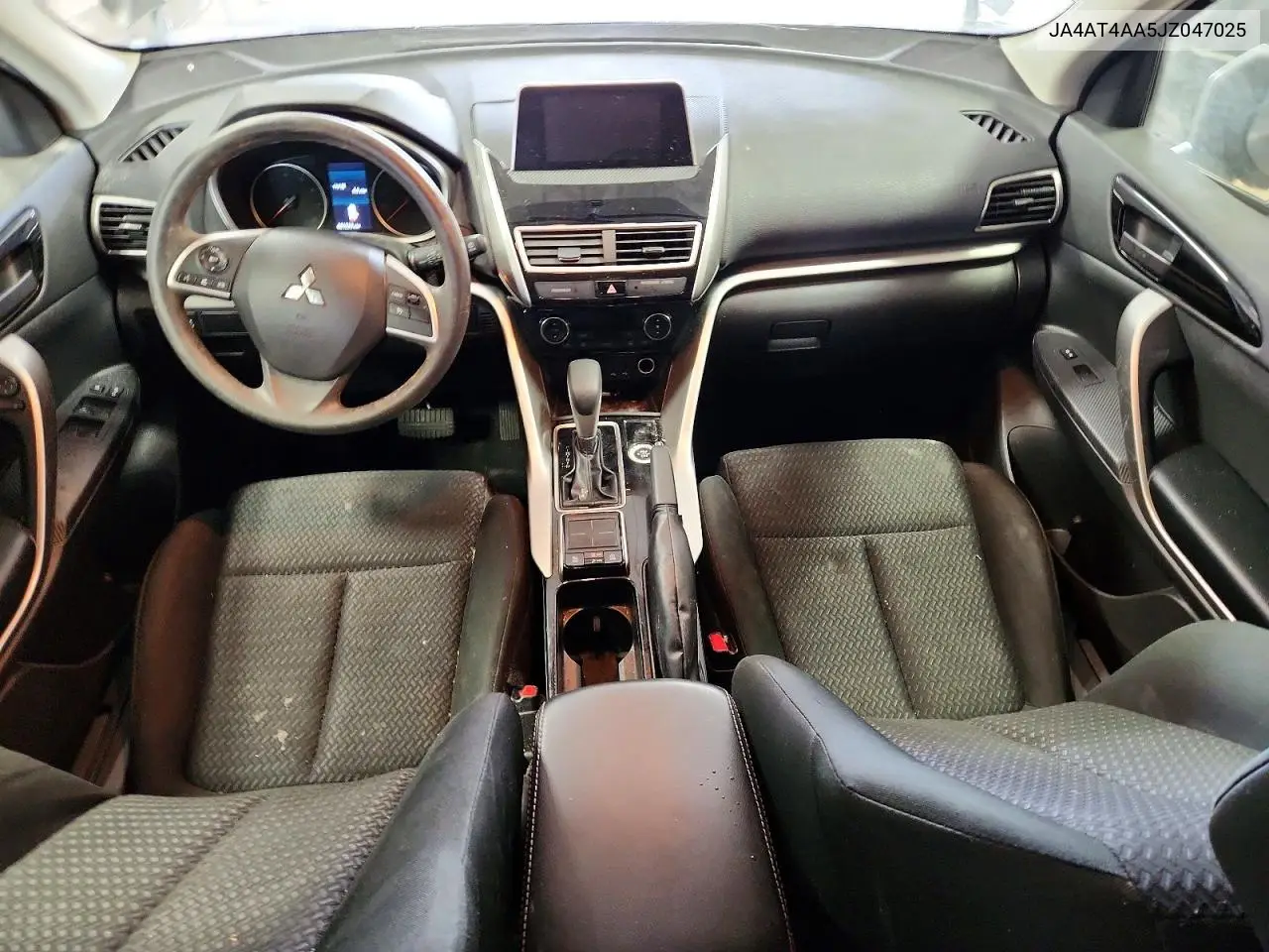 JA4AT4AA5JZ047025 2018 Mitsubishi Eclipse Cross Le