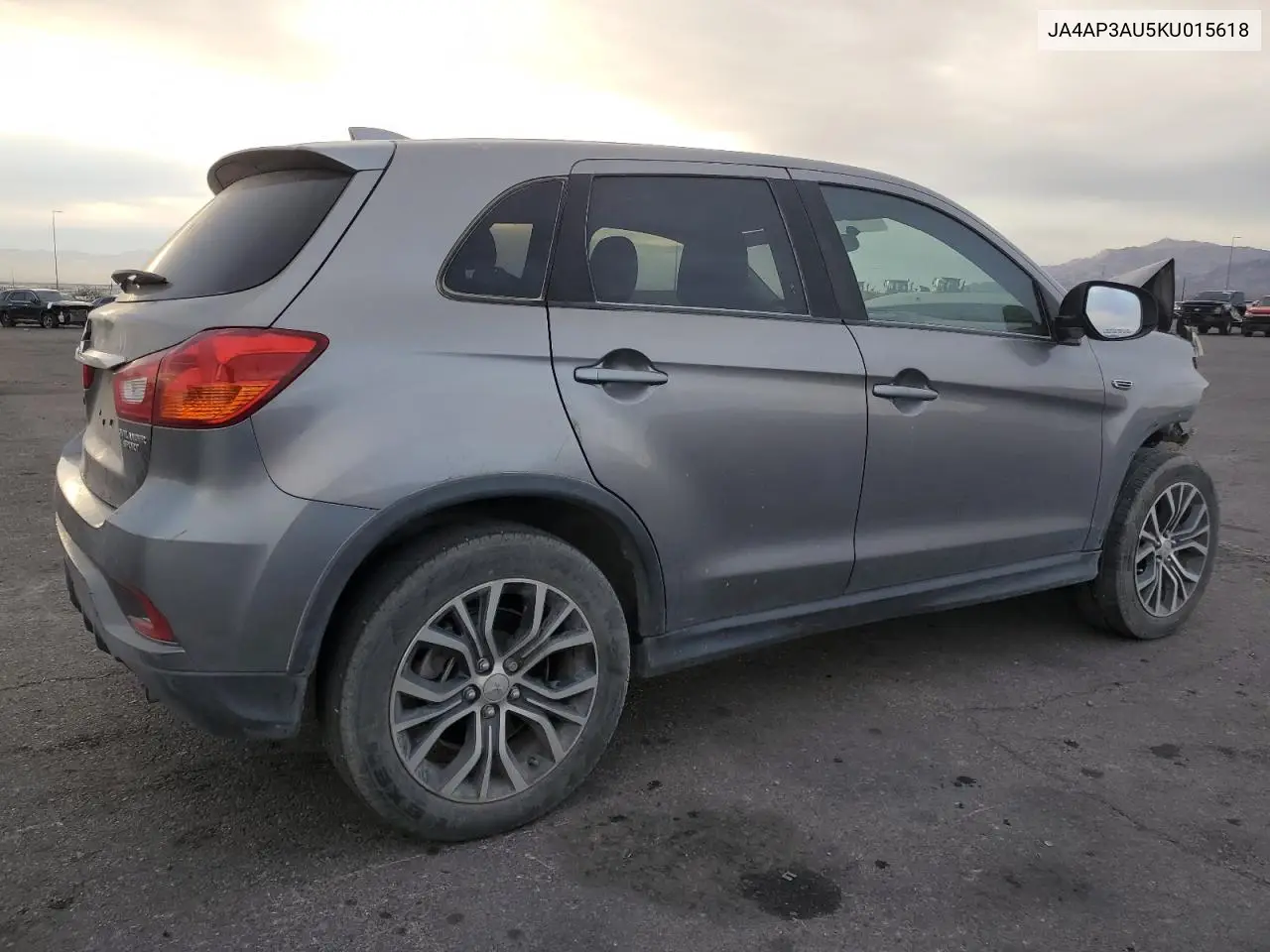 JA4AP3AU5KU015618 2019 Mitsubishi Outlander Sport Es