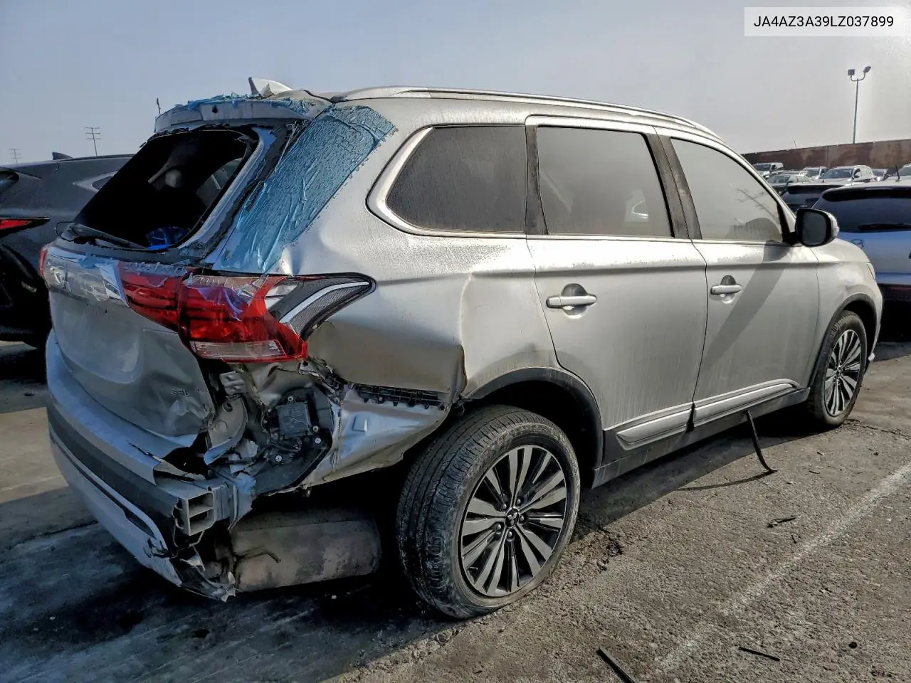 JA4AZ3A39LZ037899 2020 Mitsubishi Outlander Se